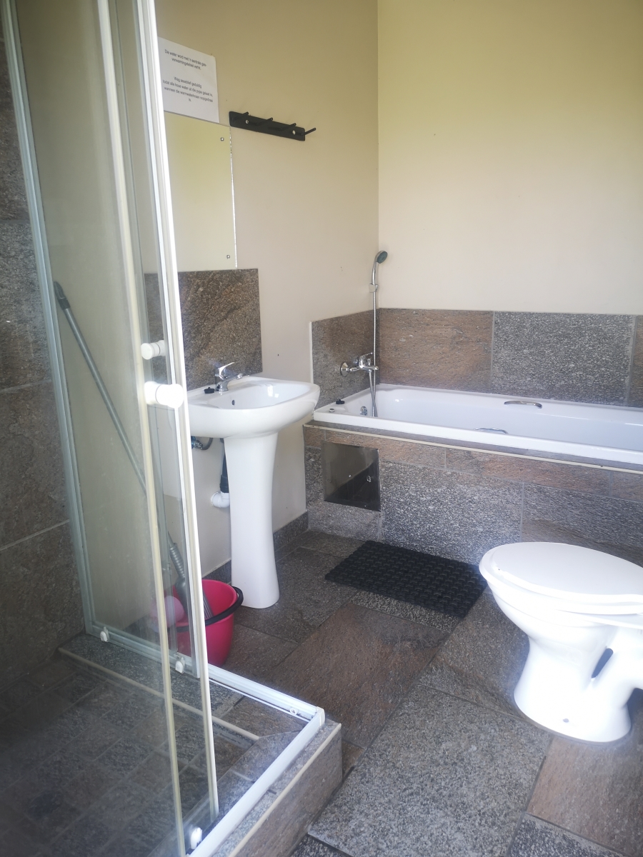 7 Bedroom Property for Sale in Oranjeville Free State